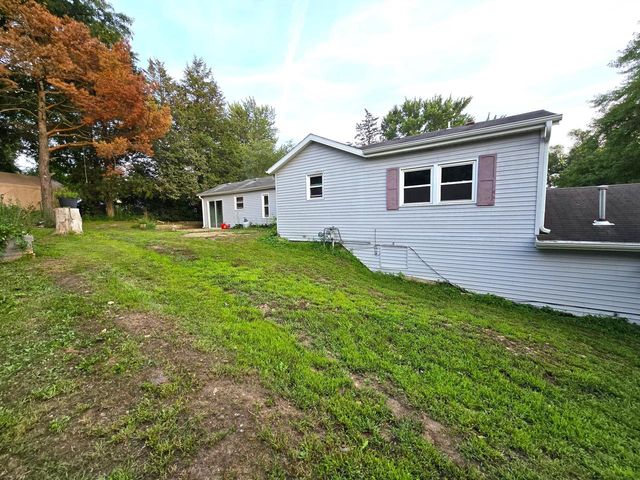 166 W School STREET, Twin Lakes, WI 53181