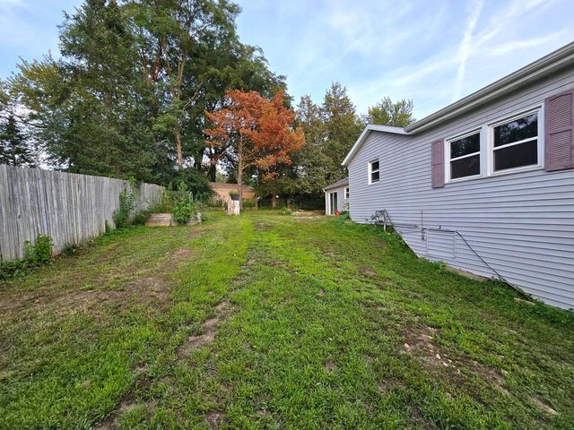 166 W School STREET, Twin Lakes, WI 53181