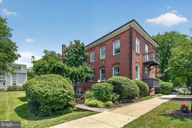 1 ACADEMY CT, Pennington, NJ 08534
