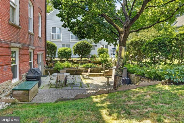 1 ACADEMY CT, Pennington, NJ 08534