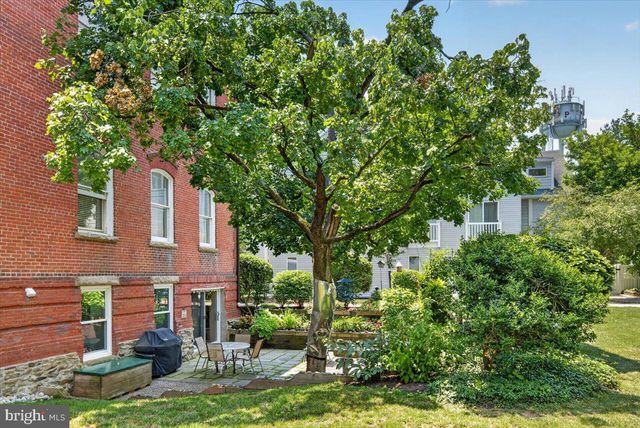 1 ACADEMY CT, Pennington, NJ 08534