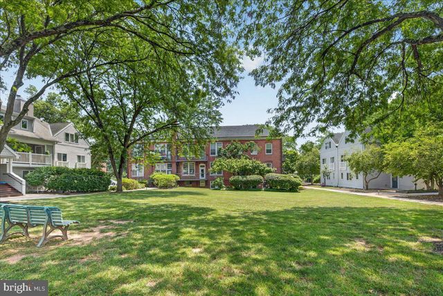 1 ACADEMY CT, Pennington, NJ 08534