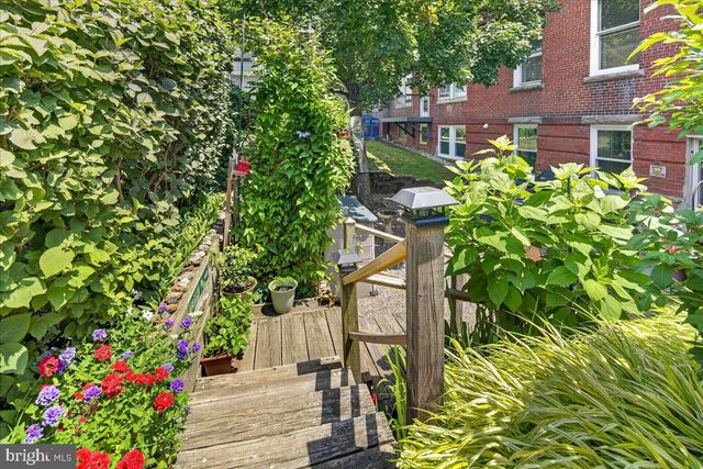 1 ACADEMY CT, Pennington, NJ 08534