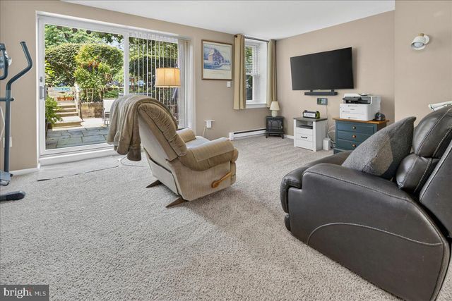 1 ACADEMY CT, Pennington, NJ 08534