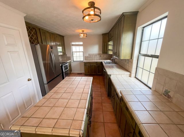 3181 Cedardale Drive, Douglasville, GA 30135