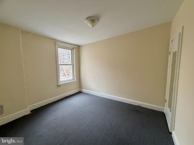 3205 PEARL ST, Philadelphia, PA 19104