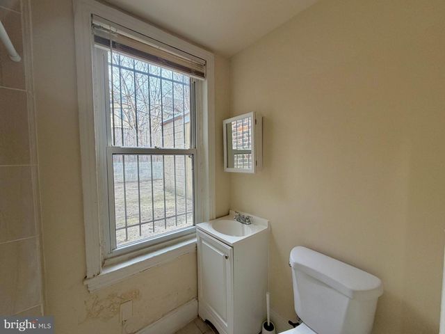 3205 PEARL ST, Philadelphia, PA 19104