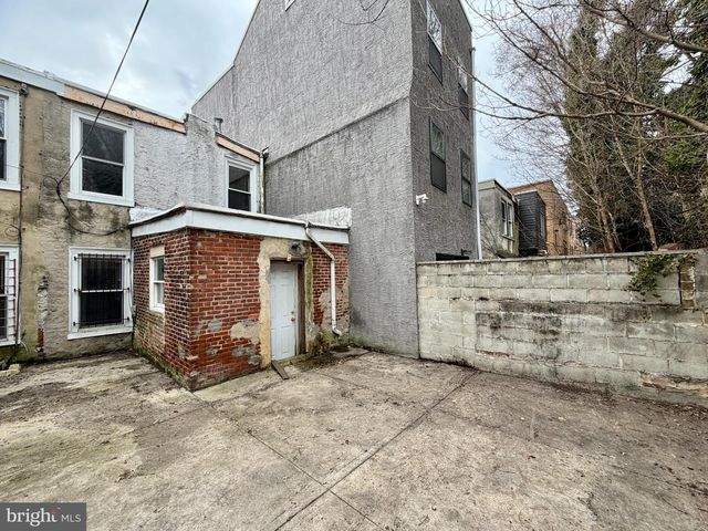 3205 PEARL ST, Philadelphia, PA 19104