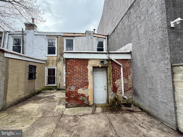 3205 PEARL ST, Philadelphia, PA 19104