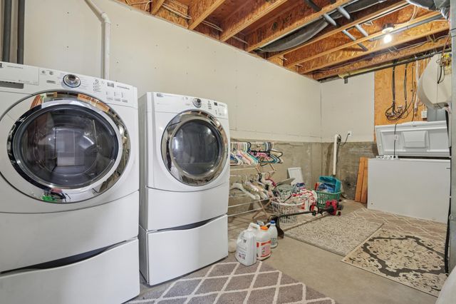 1165 7th Avenue W, West Fargo, ND 58078