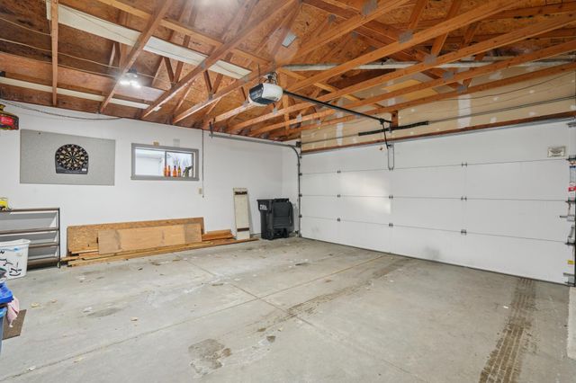 1165 7th Avenue W, West Fargo, ND 58078