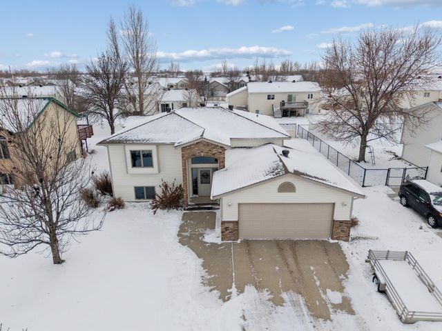 1165 7th Avenue W, West Fargo, ND 58078