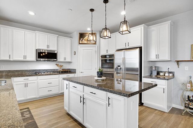 4240 Hillside Road, Madera, CA 93636