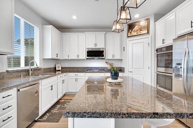 4240 Hillside Road, Madera, CA 93636