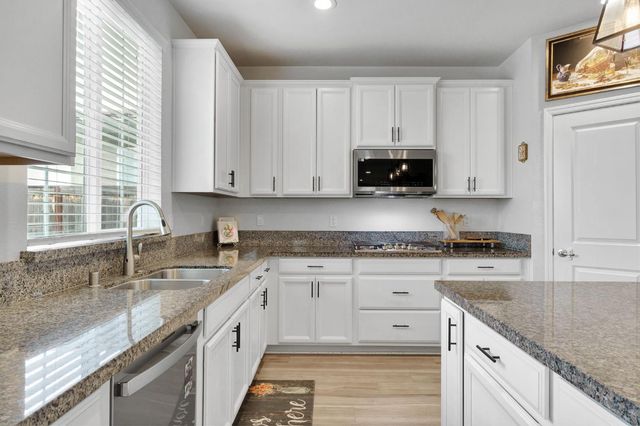 4240 Hillside Road, Madera, CA 93636