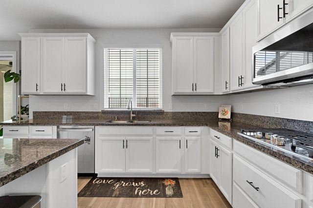 4240 Hillside Road, Madera, CA 93636