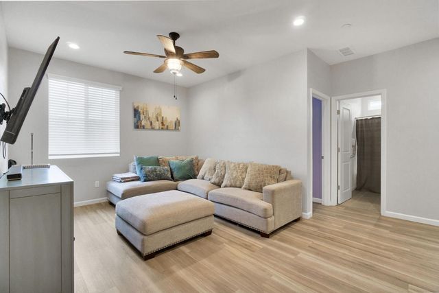 4240 Hillside Road, Madera, CA 93636