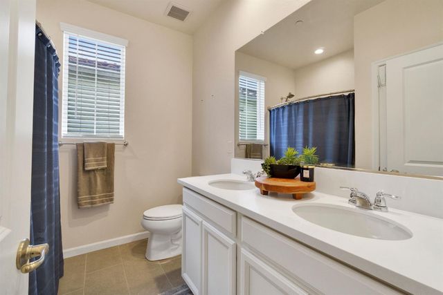 4240 Hillside Road, Madera, CA 93636