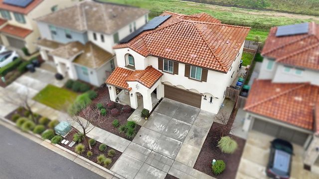 4240 Hillside Road, Madera, CA 93636