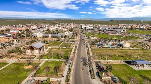 4240 Hillside Road, Madera, CA 93636