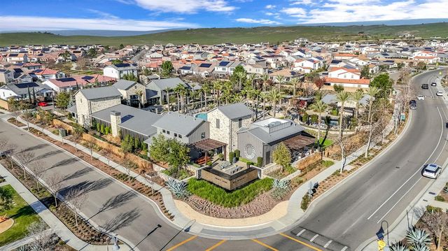 4240 Hillside Road, Madera, CA 93636