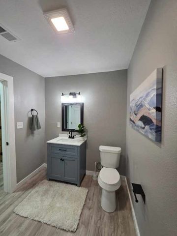 328 N Taylor Street, Gainesville, TX 76240