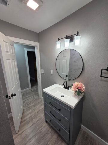 328 N Taylor Street, Gainesville, TX 76240