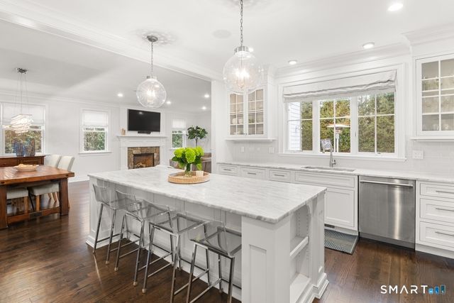 19 Thomasina Lane, Darien, CT 06820