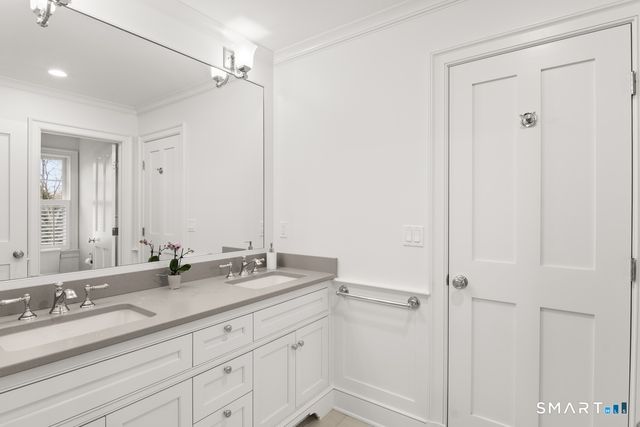 19 Thomasina Lane, Darien, CT 06820