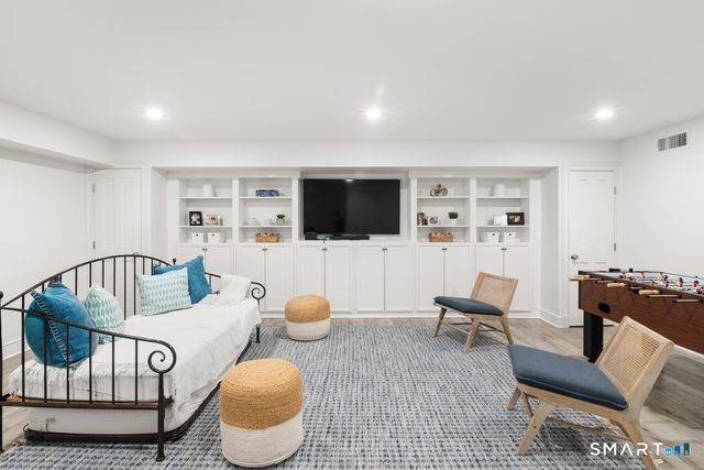 19 Thomasina Lane, Darien, CT 06820