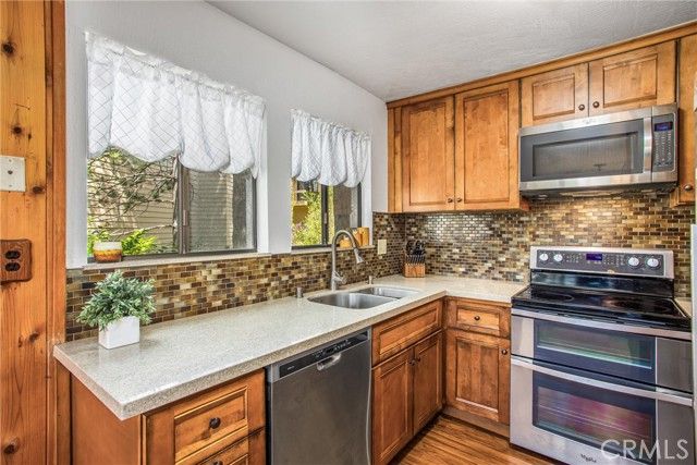 27657 Peninsula 130, Lake Arrowhead, CA 92352