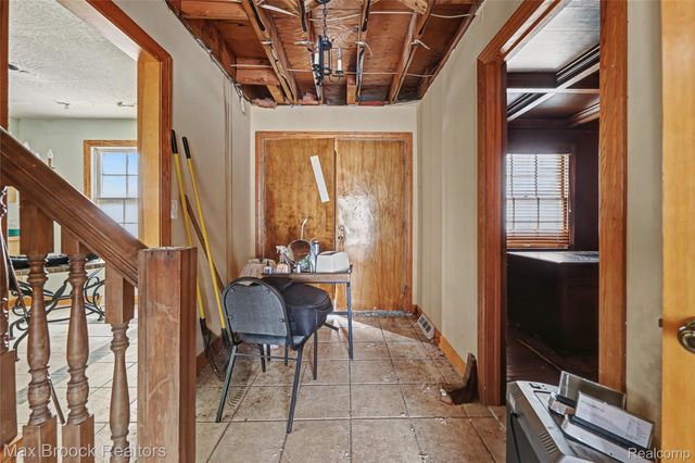 4696 Walnut Lake Road, Bloomfield Hills, MI 48301