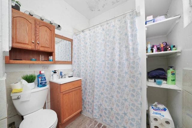 1017 MCALISTER Avenue, North Chicago, IL 60064