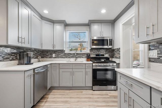 9 George Street lower, Glen Cove, NY 11542