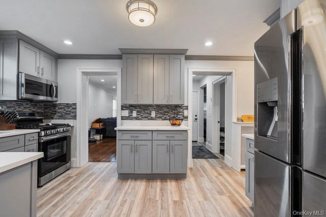 9 George Street lower, Glen Cove, NY 11542