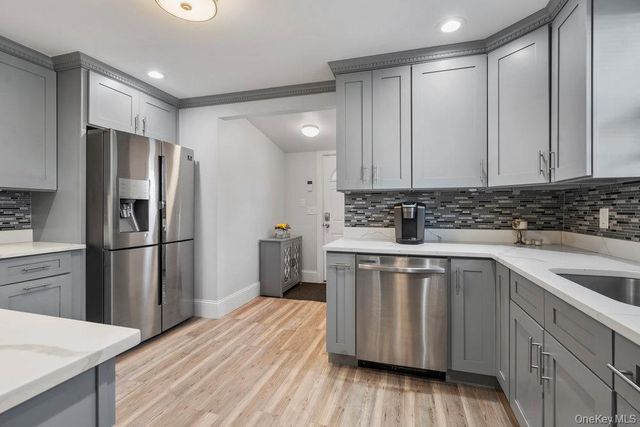 9 George Street lower, Glen Cove, NY 11542