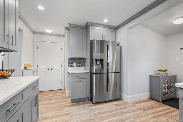 9 George Street lower, Glen Cove, NY 11542