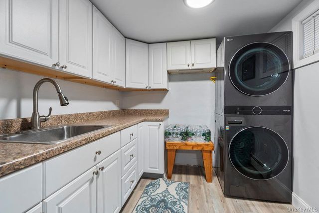 9 George Street lower, Glen Cove, NY 11542