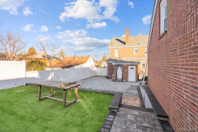 9 George Street lower, Glen Cove, NY 11542