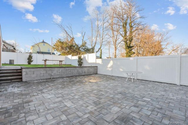 9 George Street lower, Glen Cove, NY 11542