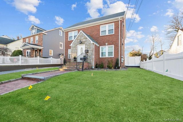 9 George Street lower, Glen Cove, NY 11542