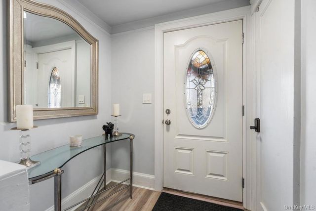 9 George Street lower, Glen Cove, NY 11542