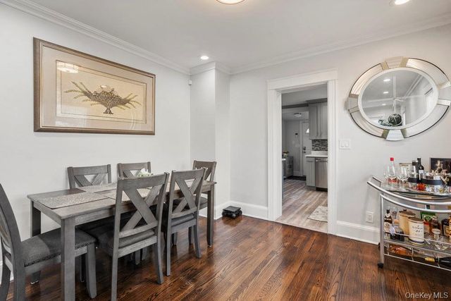 9 George Street lower, Glen Cove, NY 11542