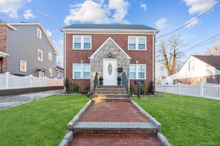 9 George Street lower, Glen Cove, NY 11542