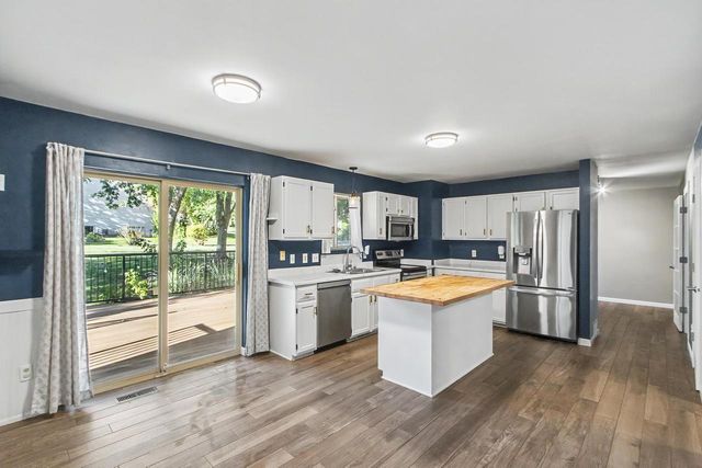 800 Sunnybrook Drive, Deforest, WI 53532