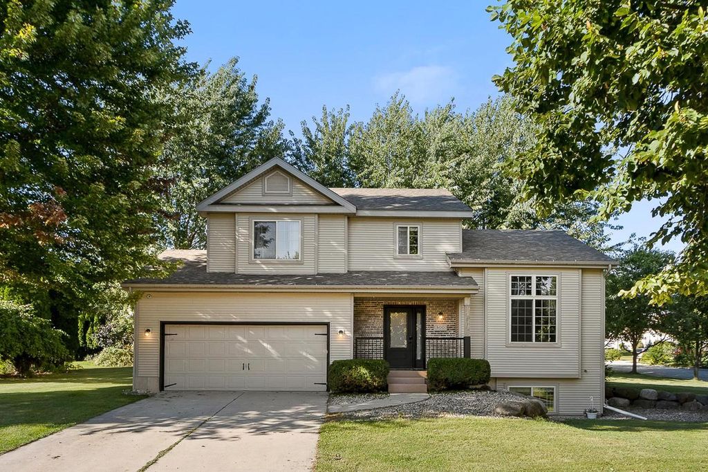 800 Sunnybrook Drive, Deforest, WI 53532