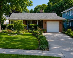 2631 Central Drive, Flossmoor, IL 60422