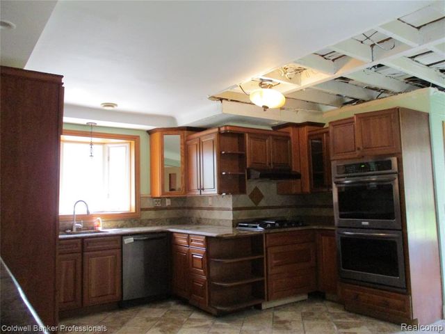28251 Wildwood Trail, Farmington, MI 48336