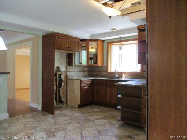 28251 Wildwood Trail, Farmington, MI 48336