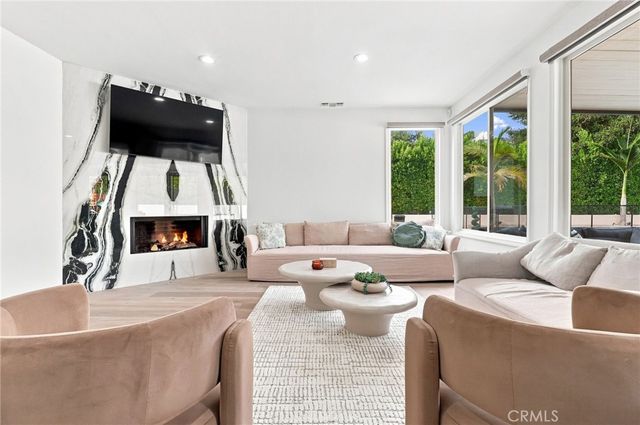 124 Grand Oaks, Glendora, CA 91741